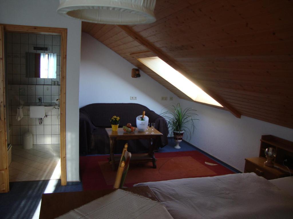 Mettenberger Hof - Pension Grafenhausen Rum bild