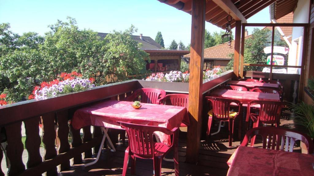Mettenberger Hof - Pension Grafenhausen Exteriör bild